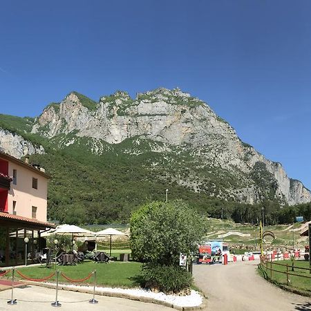 Hotel Ciclamino Pietramurata Luaran gambar